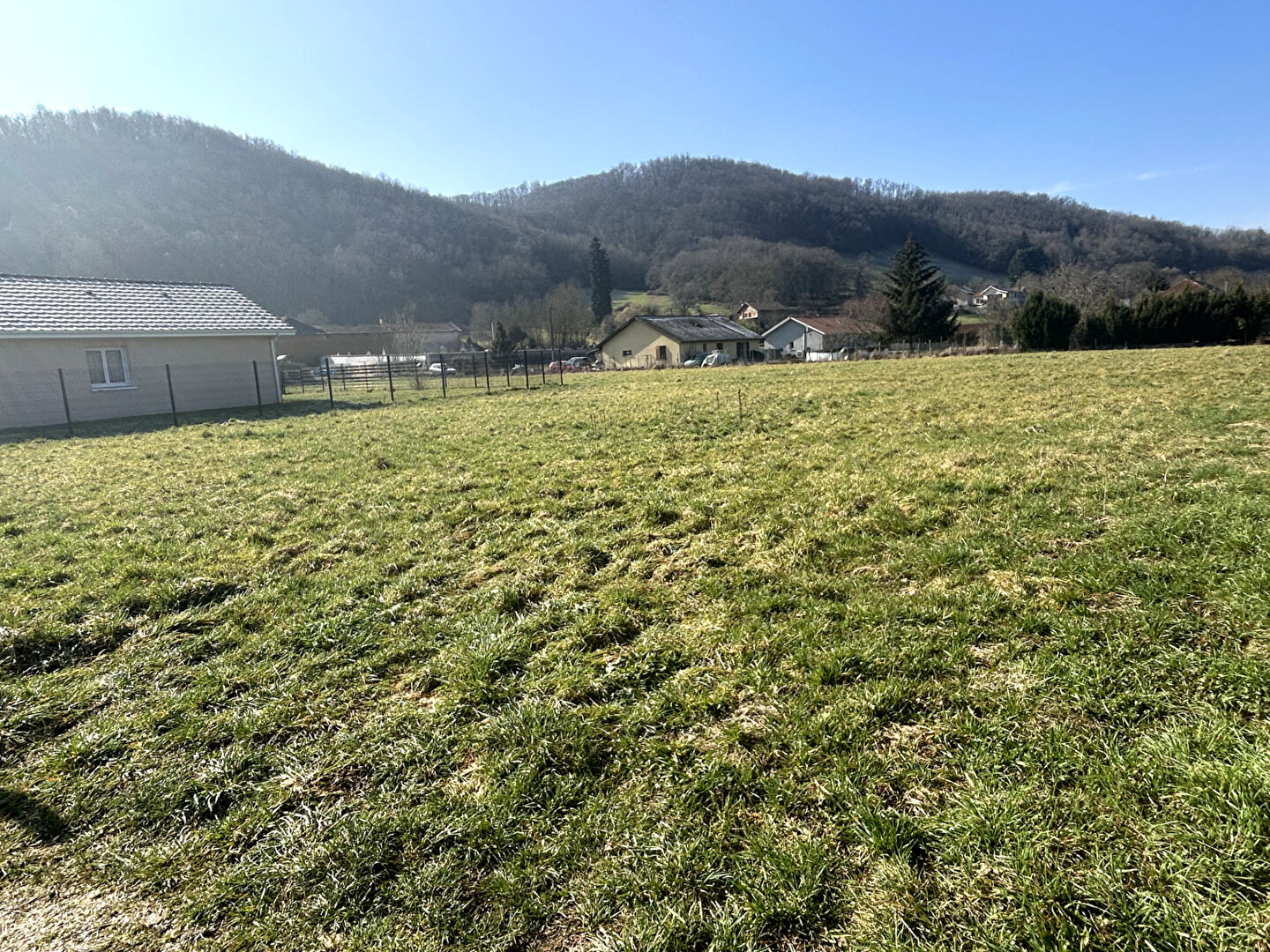 Proche centre village, environnement calme !