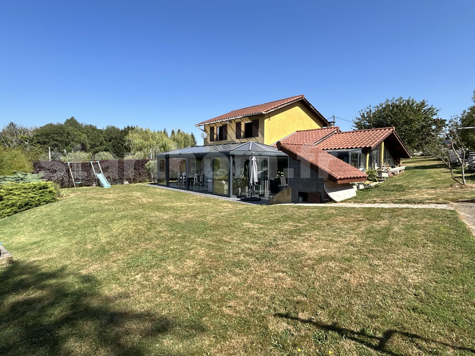 Maison – 6 pièce(s) – 180 m2