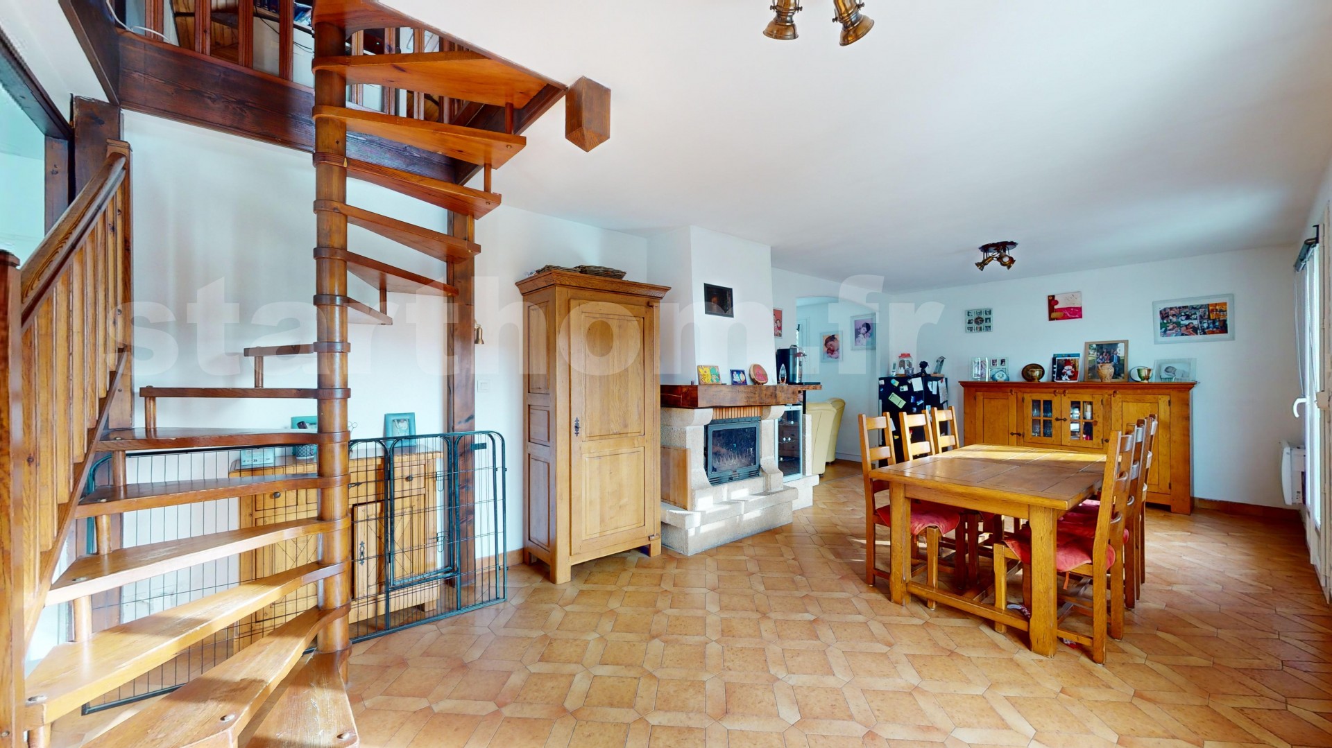 Maison – 7 pièce(s) – 198 m2