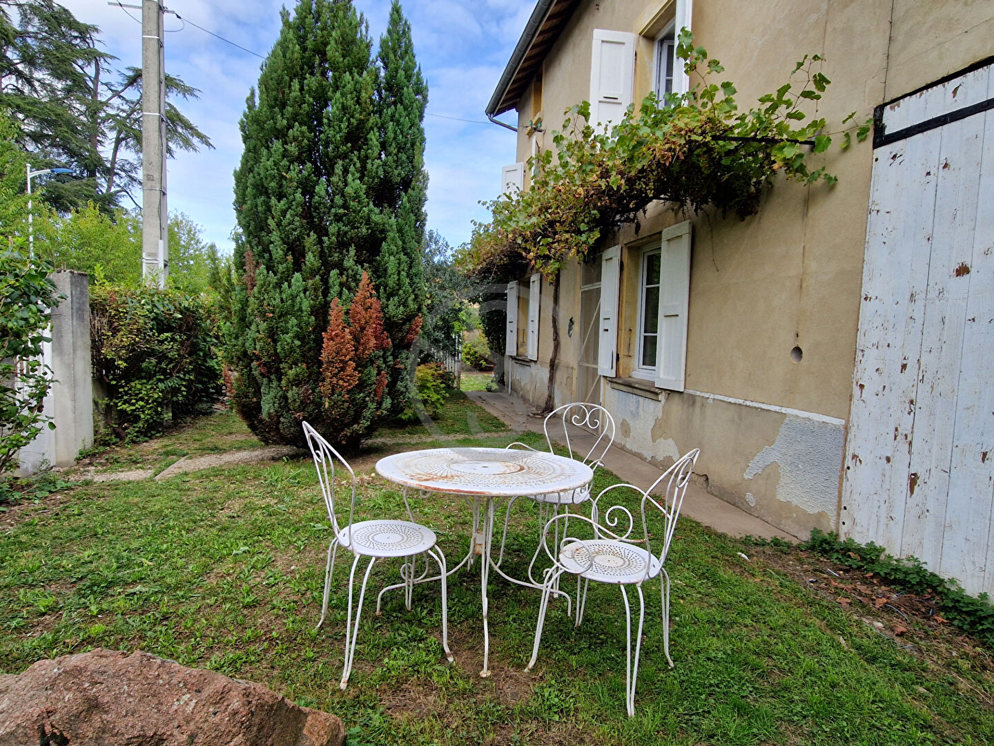 Maison dauphinoise 4 chambres + dépendances