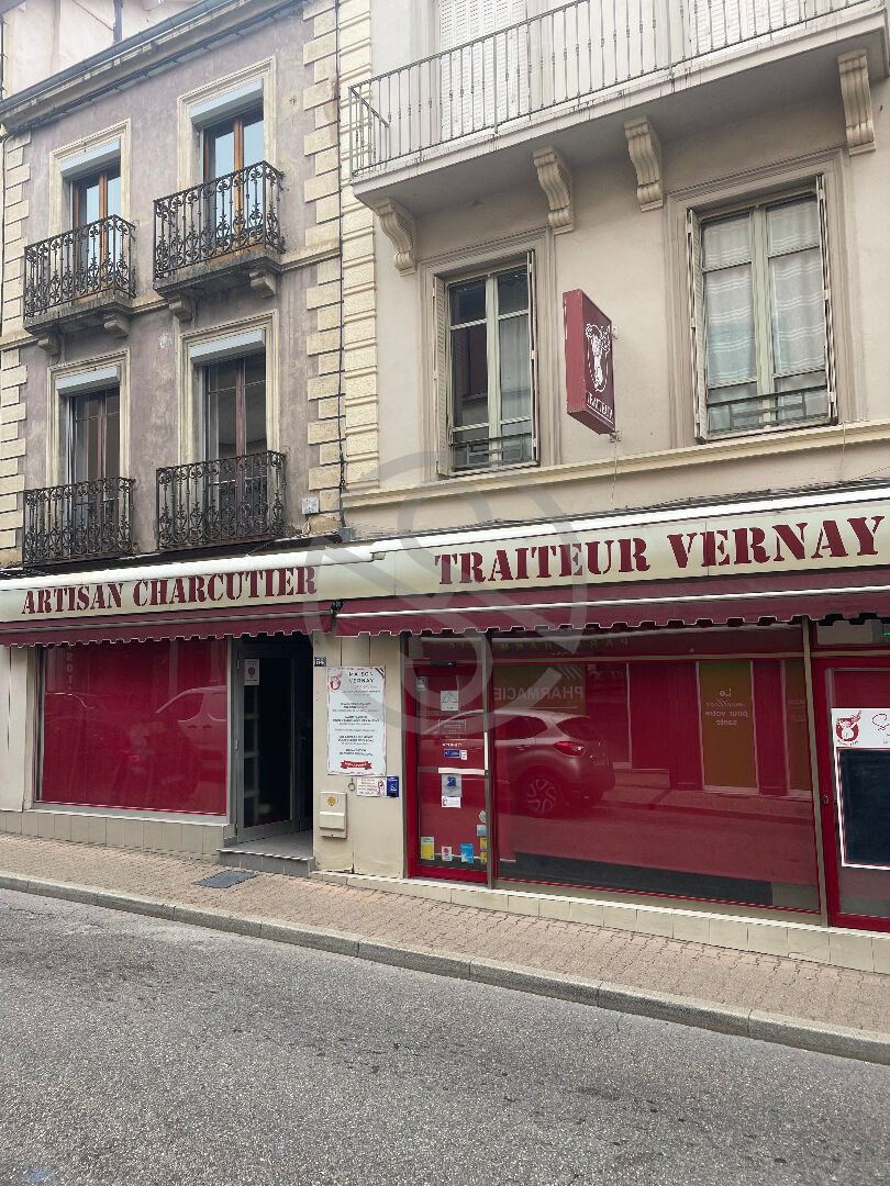 Immeuble habitation et local commercial La Cote Saint Andre