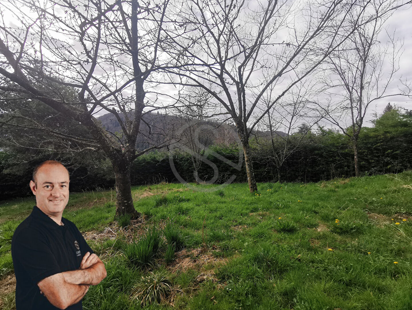 Terrain à bâtir de 539 m² sur 2115 m²