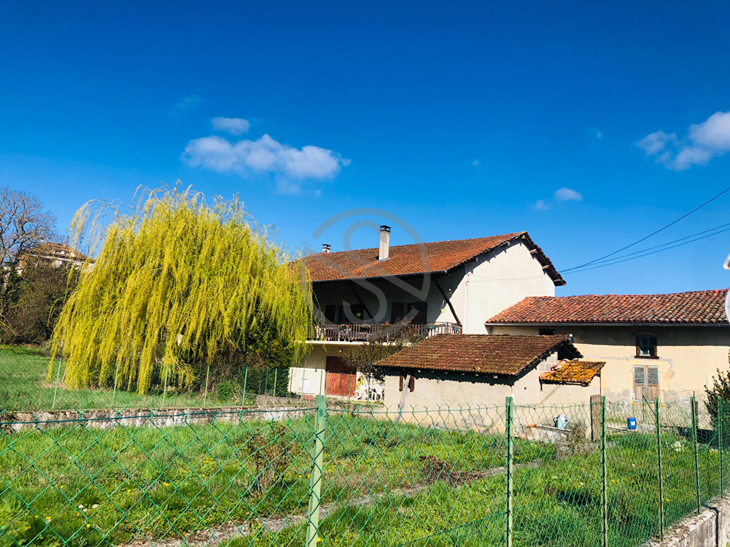 MAISON ET DEPENDANCE POUR UN AUTRE LOGEMENT 38260 FARAMANS