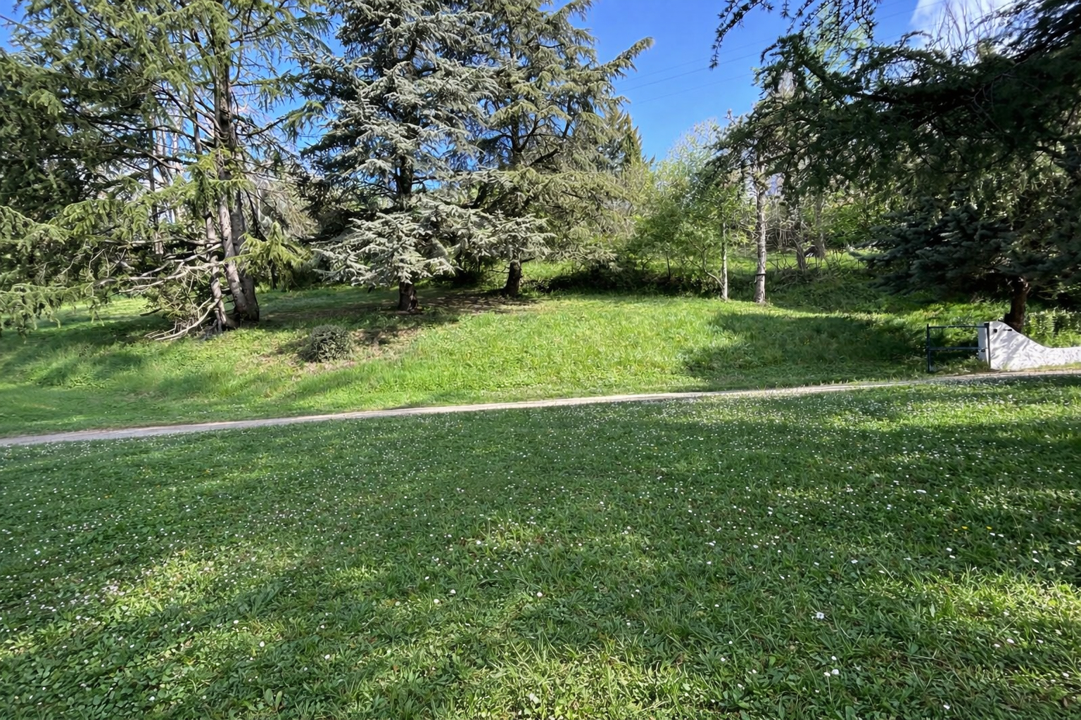 Proche CENTRE-VILLE LA COTE SAINT-ANDRÉ !